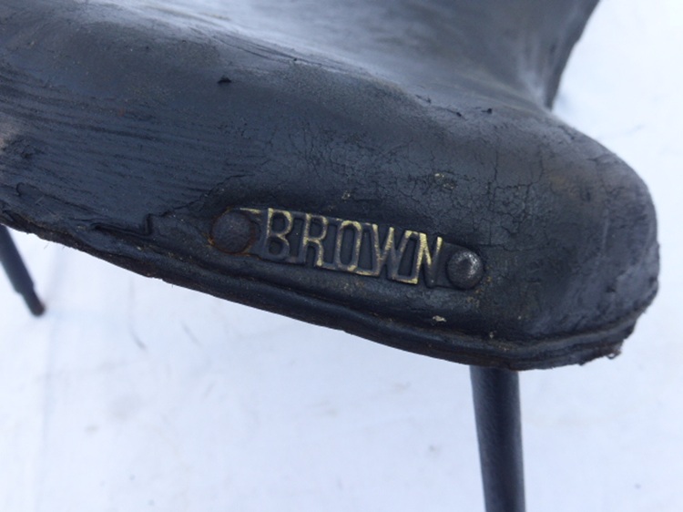 Brown pan saddle