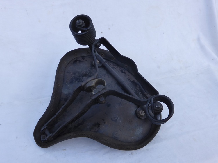 Brown pan saddle